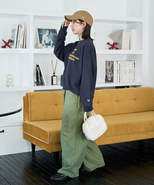 FREAK'S STORE(フリークスストア)の「限定展開 Champion × FREAK'S STORE/チャンピオン 別注 フロッキー プリント ロゴ クルーネック スウェット(スウェット・レディース・ネイビー/グレー/ライトグレー/レッド/ブラック・フリ-)」の20枚目の写真