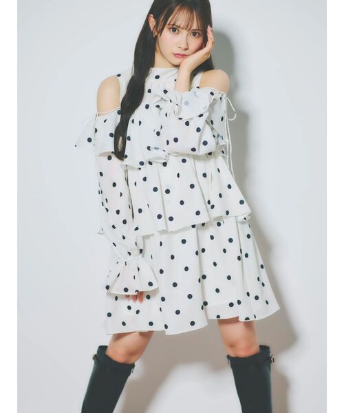 dazzlin（ダズリン）の「オープンショルダーティアードミニワンピース（ワンピース・レディース・その他1/ブラック/アイボリー・FREE）」の14枚目の写真