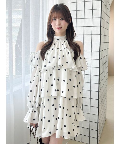 dazzlin（ダズリン）の「オープンショルダーティアードミニワンピース（ワンピース・レディース・その他1/ブラック/アイボリー・FREE）」の11枚目の写真