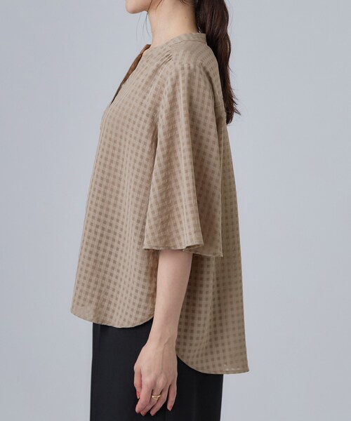 SHOO・LA・RUE(シューラルー)の「【洗濯機可/S-LL】二の腕隠せる 5分袖ギンガムシアーブラウス(シャツ/ブラウス・レディース・ブラック/アイボリー/ブラウン系・01/02/03/04)」の17枚目の写真