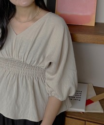 A part by（アパートバイ）の「【全骨格タイプ対応/WEB限定】ウエストシャーリングブラウス（シャツ/ブラウス）」