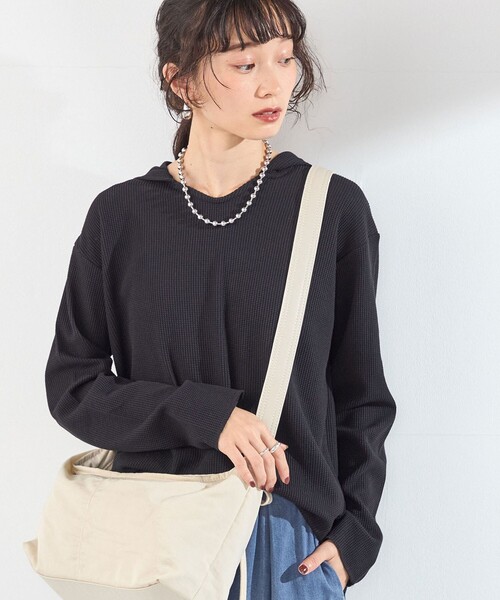 SHIPS Colors(シップス カラーズ)の「〈手洗い可能〉TC ワッフル フーディー トップス◇(Tシャツ/カットソー・レディース・ブラック/グレー/オフホワイト・ONE SIZE)」の3枚目の写真