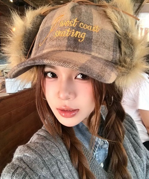 Teem Store（チームストア）の「ファーイヤーフラップ チェック柄刺繍キャップ（キャップ・レディース・ベージュ/グリーン・F）」の10枚目の写真