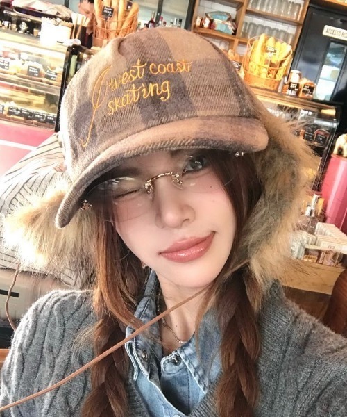 Teem Store（チームストア）の「ファーイヤーフラップ チェック柄刺繍キャップ（キャップ・レディース・ベージュ/グリーン・F）」の16枚目の写真