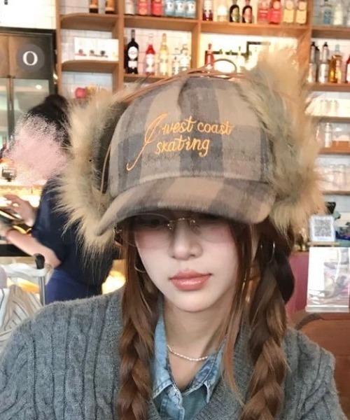 Teem Store（チームストア）の「ファーイヤーフラップ チェック柄刺繍キャップ（キャップ・レディース・ベージュ/グリーン・F）」の17枚目の写真