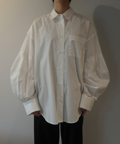 CLANE（クラネ）の「CLANE VOLUME SLEEVE SHIRTS（シャツ/ブラウス・レディース・ベージュ/ホワイト・1/2）」の2枚目の写真