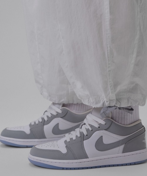 JORDAN BRAND(ジョーダンブランド)の「ジョーダン フライト ウィメンズ クロップド パラシュート パンツ / jordan Flight Women's Cropped Parachute Pants IW1306-121 Summit White(カーゴパンツ・レディース・アイボリー・M/XL/L/XS/S)」の5枚目の写真