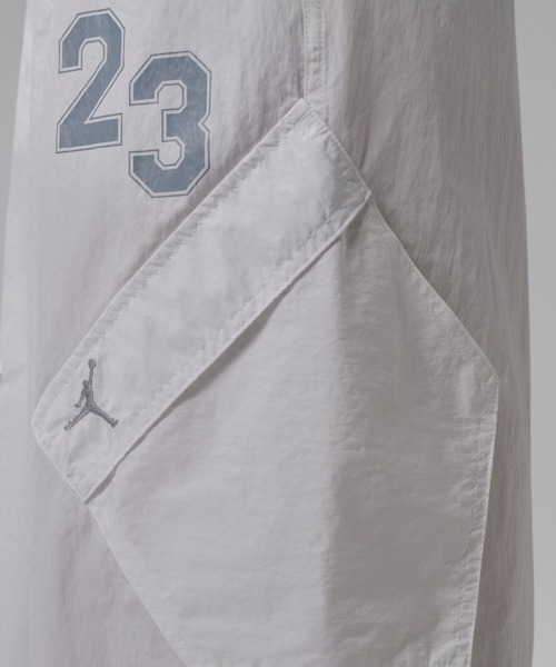 JORDAN BRAND(ジョーダンブランド)の「ジョーダン フライト ウィメンズ クロップド パラシュート パンツ / jordan Flight Women's Cropped Parachute Pants IW1306-121 Summit White(カーゴパンツ・レディース・アイボリー・M/XL/L/XS/S)」の4枚目の写真