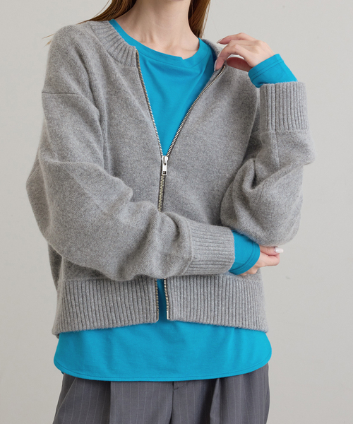 U by SPICK&SPAN(ユーバイスピックアンドスパン)の「ソフト天竺ラウンドヘムプルオーバー(Tシャツ/カットソー・レディース・ホワイト/ブラック系その他/ブルー・FREE)」の3枚目の写真