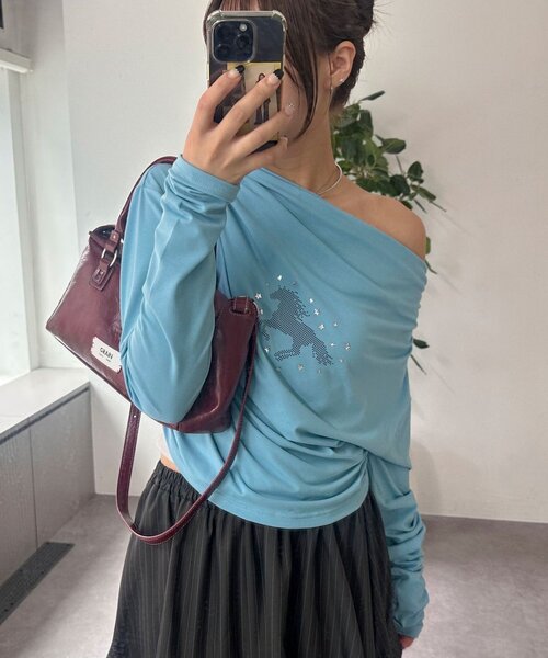 CIAOPANIC（チャオパニック）の「ホースグラフィックドレープネックロンTee（Tシャツ/カットソー・レディース・ブラウン/サックスブルー/ブラック・ONE SIZE）」の3枚目の写真