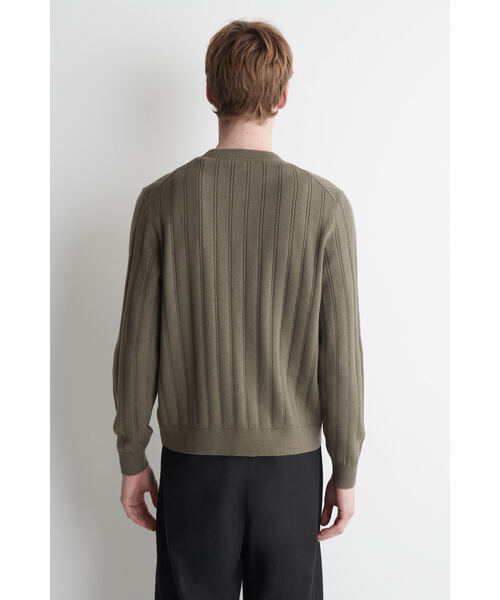 COS（コス）の「リブウールコットンカーディガン（カーディガン/ボレロ・メンズ・ブラウン/カーキ・XS/S/XL/M/L）」の4枚目の写真