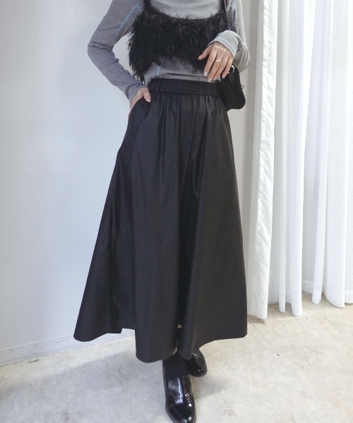 CORNERS（コーナーズ）の「フェイクレザーロングフレアスカート（スカート・レディース・ダークブラウン/ブラック/ブラウン・M）」の14枚目の写真