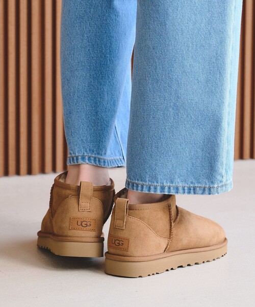 UGG(アグ)の「<UGG>クラッシック ウルトラミニ ブーツ(ブーツ・レディース・ブラウン系/ブラック・6/8/7)」の19枚目の写真