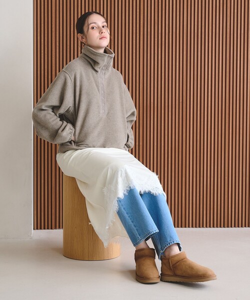 UGG(アグ)の「<UGG>クラッシック ウルトラミニ ブーツ(ブーツ・レディース・ブラウン系/ブラック・6/8/7)」の20枚目の写真