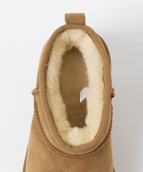 UGG(アグ)の「<UGG>クラッシック ウルトラミニ ブーツ(ブーツ・レディース・ブラウン系/ブラック・6/8/7)」の15枚目の写真