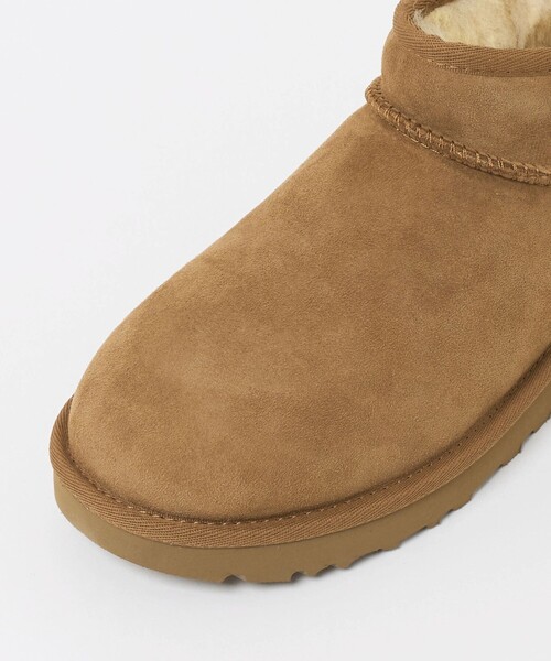 UGG(アグ)の「<UGG>クラッシック ウルトラミニ ブーツ(ブーツ・レディース・ブラウン系/ブラック・6/8/7)」の16枚目の写真