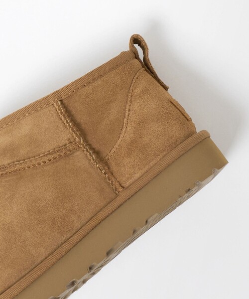 UGG(アグ)の「<UGG>クラッシック ウルトラミニ ブーツ(ブーツ・レディース・ブラウン系/ブラック・6/8/7)」の17枚目の写真