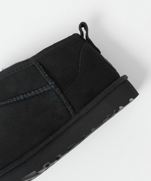 UGG(アグ)の「<UGG>クラッシック ウルトラミニ ブーツ(ブーツ・レディース・ブラウン系/ブラック・6/8/7)」の10枚目の写真
