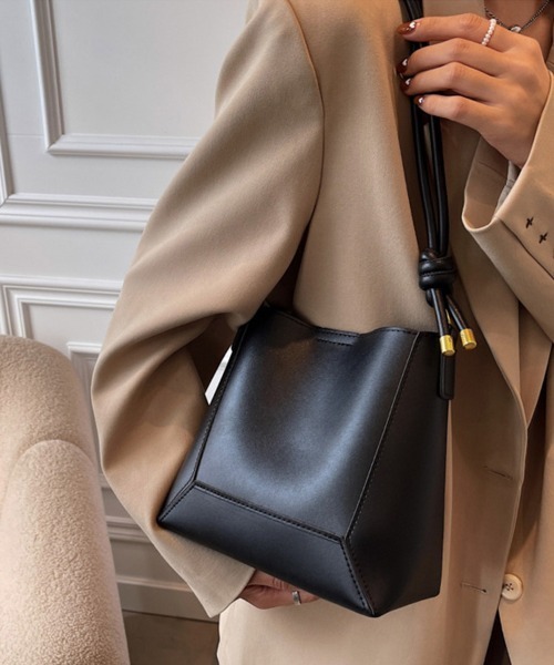 ReRe(リリ)の「ミニバッグ付き2WAYバケツショルダーバッグ(ショルダーバッグ・レディース・ブラウン/ブラック/ダークブラウン・FREE)」の1枚目の写真