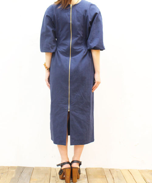 mystic（ミスティック）の「【moeka nozaki×mystic】袖ﾎﾞﾘｭｰﾑﾜﾝﾋﾟｰｽ（ワンピース・レディース・オフホワイト/ネイビー・ﾌﾘ-）」の9枚目の写真