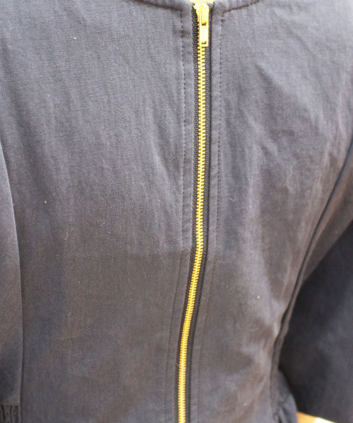 mystic（ミスティック）の「【moeka nozaki×mystic】袖ﾎﾞﾘｭｰﾑﾜﾝﾋﾟｰｽ（ワンピース・レディース・オフホワイト/ネイビー・ﾌﾘ-）」の8枚目の写真