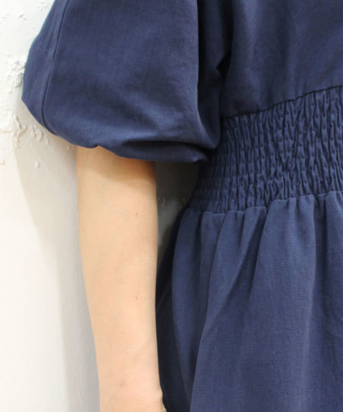 mystic（ミスティック）の「【moeka nozaki×mystic】袖ﾎﾞﾘｭｰﾑﾜﾝﾋﾟｰｽ（ワンピース・レディース・オフホワイト/ネイビー・ﾌﾘ-）」の7枚目の写真