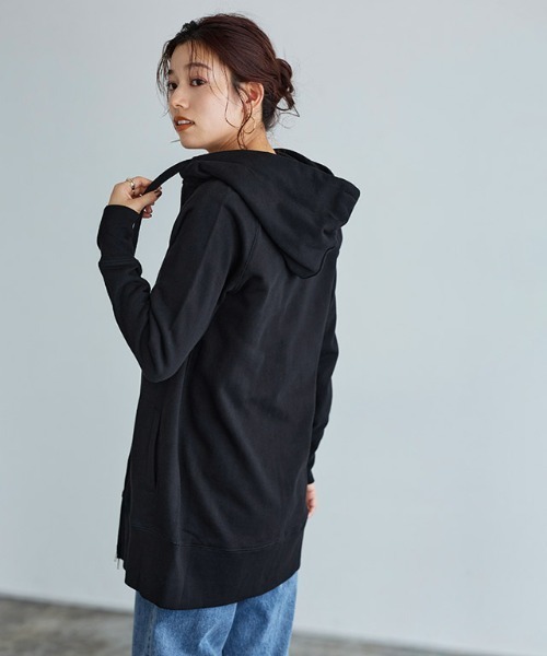 Pierrot（ピエロ）の「スウェット素材Wジップロング丈パーカー 上質