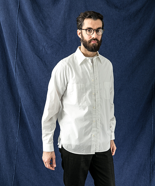 WORK NOT WORK URBAN RESEARCH（ワークノットワークアーバンリサーチ）の「WNW　タイプライターポインテッドカラーシャツ（シャツ/ブラウス・メンズ・モカ/カーキ/ホワイト・LARGE/MEDIUM/SMALL）」の2枚目の写真