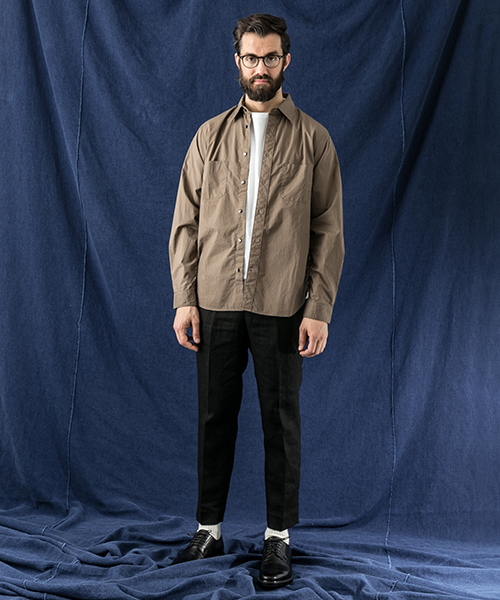 WORK NOT WORK URBAN RESEARCH（ワークノットワークアーバンリサーチ）の「WNW　タイプライターポインテッドカラーシャツ（シャツ/ブラウス・メンズ・モカ/カーキ/ホワイト・LARGE/MEDIUM/SMALL）」の5枚目の写真