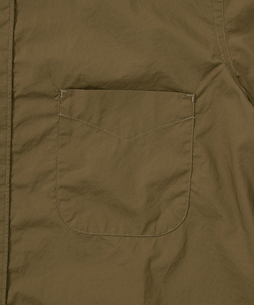 WORK NOT WORK URBAN RESEARCH（ワークノットワークアーバンリサーチ）の「WNW　タイプライターポインテッドカラーシャツ（シャツ/ブラウス・メンズ・モカ/カーキ/ホワイト・LARGE/MEDIUM/SMALL）」の12枚目の写真