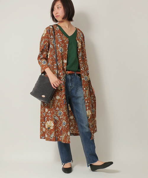 LBC(エルビーシー)の「メキシカンフラワープリントワンピ (ワンピース・レディース・ブラック/ブラウン・MEDIUM/LARGE)」の1枚目の写真