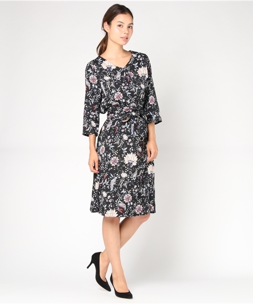 LBC(エルビーシー)の「メキシカンフラワープリントワンピ (ワンピース・レディース・ブラック/ブラウン・MEDIUM/LARGE)」の6枚目の写真