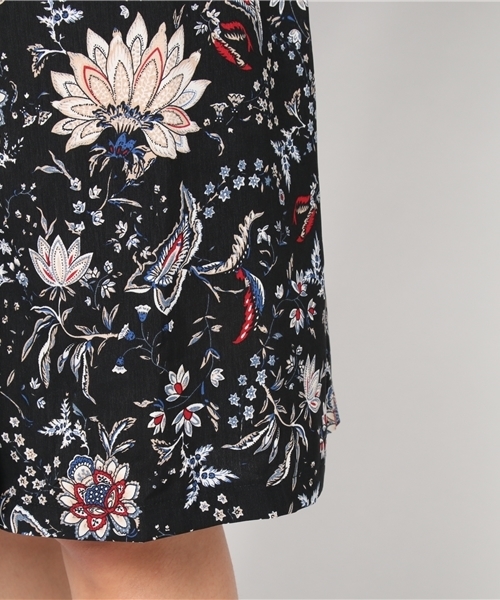 LBC(エルビーシー)の「メキシカンフラワープリントワンピ (ワンピース・レディース・ブラック/ブラウン・MEDIUM/LARGE)」の10枚目の写真