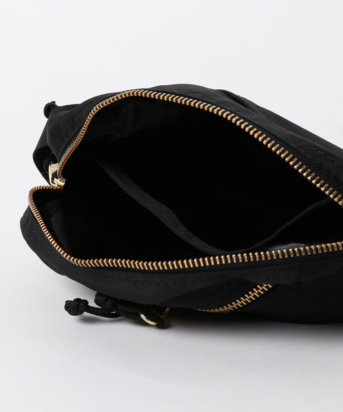 FREDRIK PACKERS（フレドリックパッカーズ）の「【FREDRIK PACKERS】SNUG SHOULDER S（ショルダーバッグ・メンズ・ブラック・FREE）」の4枚目の写真