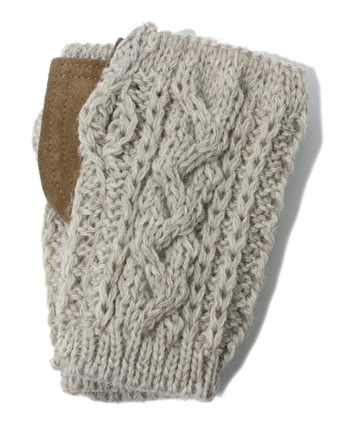 SHIPS for women(シップスフォーウィメン)の「HIGHLAND 2000:スエード ミトン(手袋・レディース・ナチュラル/ダークグレー・ONE SIZE)」の2枚目の写真