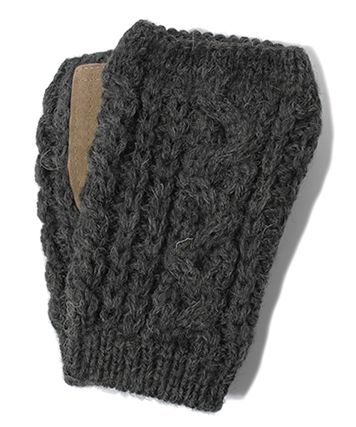 SHIPS for women(シップスフォーウィメン)の「HIGHLAND 2000:スエード ミトン(手袋・レディース・ナチュラル/ダークグレー・ONE SIZE)」の1枚目の写真