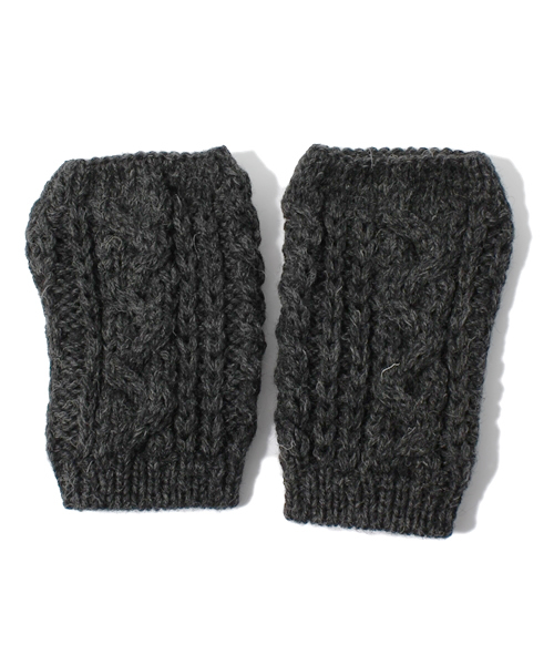 SHIPS for women(シップスフォーウィメン)の「HIGHLAND 2000:スエード ミトン(手袋・レディース・ナチュラル/ダークグレー・ONE SIZE)」の6枚目の写真