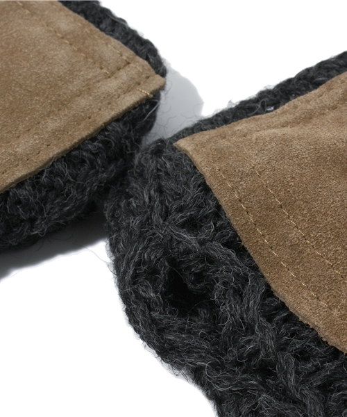 SHIPS for women(シップスフォーウィメン)の「HIGHLAND 2000:スエード ミトン(手袋・レディース・ナチュラル/ダークグレー・ONE SIZE)」の3枚目の写真