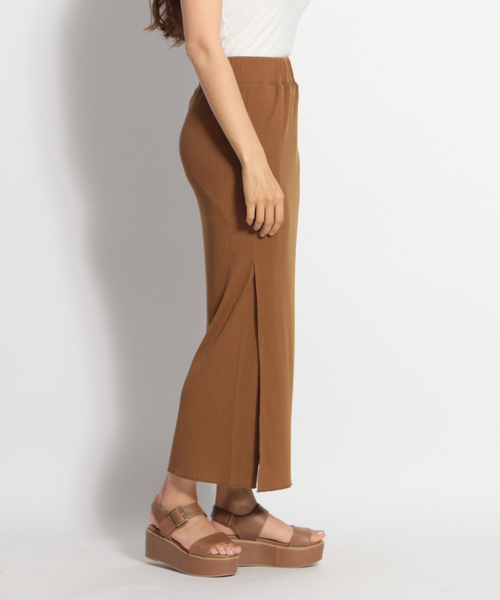 niko and...（ニコアンド）の「サラサラリブロングタイトスカート（スカート・レディース・ブラック/ネイビー/オリーブ/キャメル・MEDIUM/LARGE）」の18枚目の写真