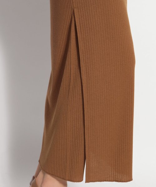 niko and...（ニコアンド）の「サラサラリブロングタイトスカート（スカート・レディース・ブラック/ネイビー/オリーブ/キャメル・MEDIUM/LARGE）」の15枚目の写真