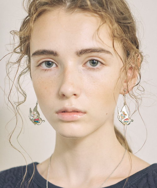 rehacer(レアセル)の「rehacer : Flower Butterfly Earrings Made in Japan / フラワーバタフライ イヤリング メイドインジャパン(イヤリング・レディース・シルバー/ゴールド・FREE)」の2枚目の写真