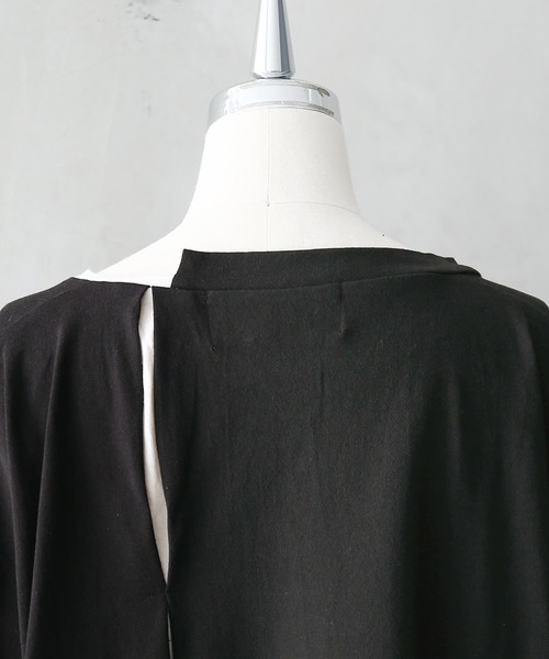 kOhAKU(コハク)の「アシンメトリー配色タックカットソー(Tシャツ/カットソー・レディース・ブラック/オフホワイト・1/2)」の5枚目の写真