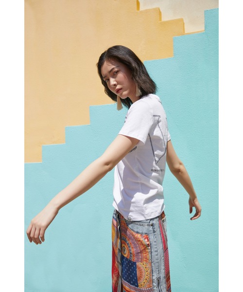 Desigual（デシグアル）の「【2020年春夏】LOVE文字入りTシャツ（Tシャツ/カットソー・レディース・ホワイト・2L/SS/S/M/L）」の13枚目の写真