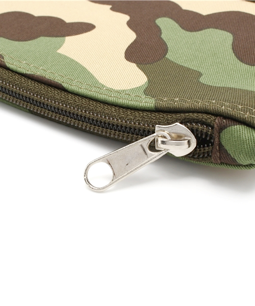 WHO'S WHO gallery（フーズフーギャラリー）の「フリルクラッチ（クラッチバッグ・レディース・グリーン/ブラック・FREE）」の8枚目の写真