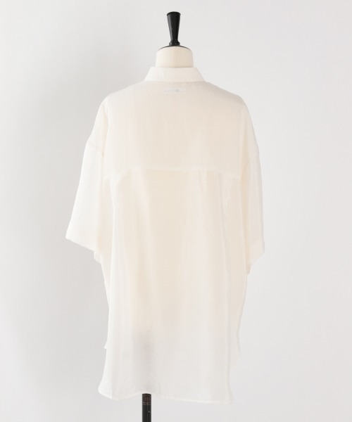 yuw（ユウ）の「シアーシャツＳＳ　887886（シャツ/ブラウス・レディース・オフホワイト/ベージュ/カーキ/パープル・FREE）」の6枚目の写真