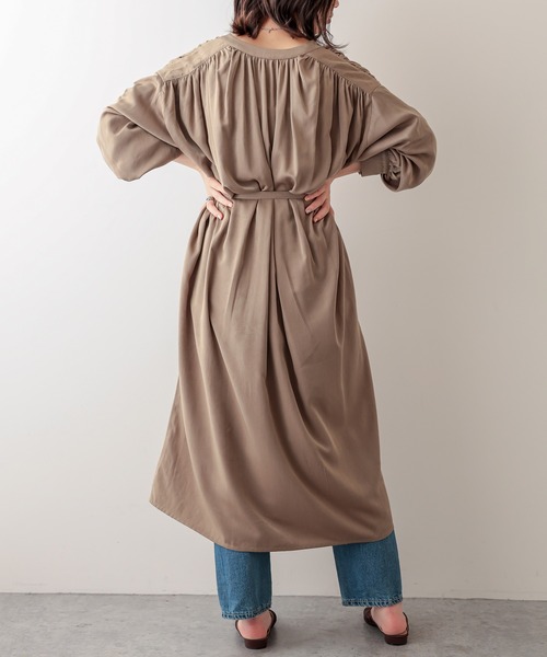 natural couture（ナチュラルクチュール）の「バルーンスリーブギャザーOP（ワンピース・レディース・オフホワイト/モカ/ベージュ・FREE）」の10枚目の写真