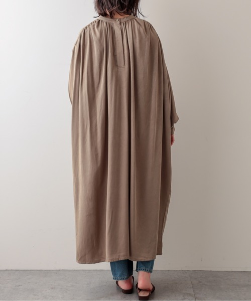 natural couture（ナチュラルクチュール）の「バルーンスリーブギャザーOP（ワンピース・レディース・オフホワイト/モカ/ベージュ・FREE）」の9枚目の写真
