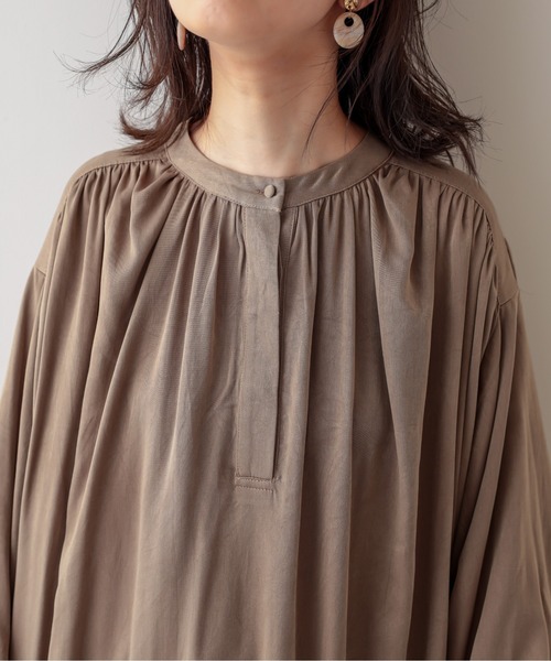 natural couture（ナチュラルクチュール）の「バルーンスリーブギャザーOP（ワンピース・レディース・オフホワイト/モカ/ベージュ・FREE）」の6枚目の写真