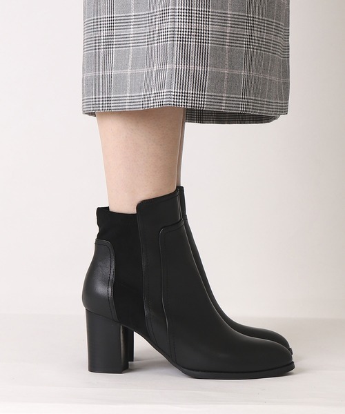 artemis by DIANA（アルテミスバイダイアナ）の「異素材MIXショートブーツ（ブーツ・レディース・ブラック/ダークブラウン/ブラック系その他・22.5cm/23.5cm/24.5cm/23.0cm/24.0cm/25.0cm/22.0cm）」の17枚目の写真