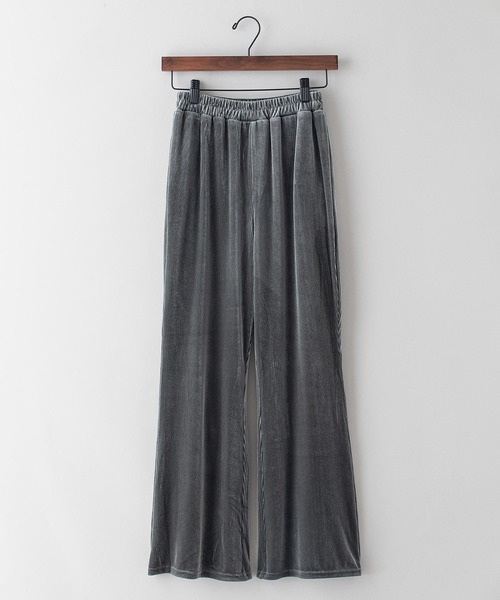 INNOCENT BLUE（イノセントブルー）の「【innocent blue/イノセントブルー】ベロアコールフレアパンツ　リラックスパンツ　ウエストゴム仕様　フレアと光沢感のある素材（その他パンツ・レディース・ブラック/パープル/ブラウン/カーキ/ブルー/ライトベージュ・MEDIUM）」の4枚目の写真